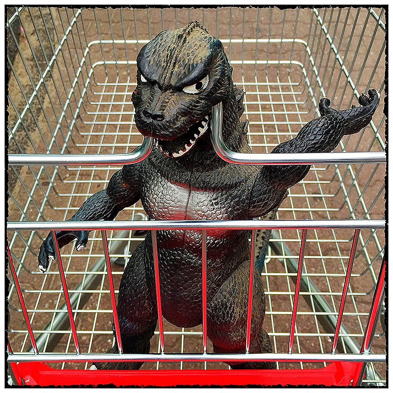 godzilla-schoeneberg-berlin.jpg